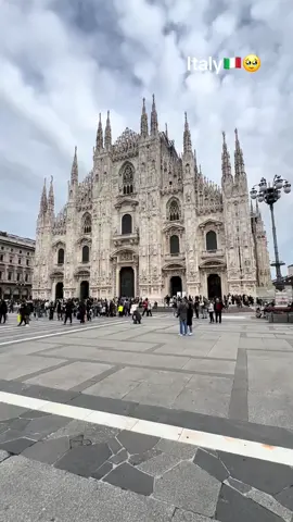 one day italy milan🇮🇹#italy #vairalvideo #2025 #foryou #milan @★彡[🇶🇦ɴᴏʏᴏɴ🇮🇹]彡★ @★彡[ɴᴏʏᴏɴ🇮🇹]彡★ 