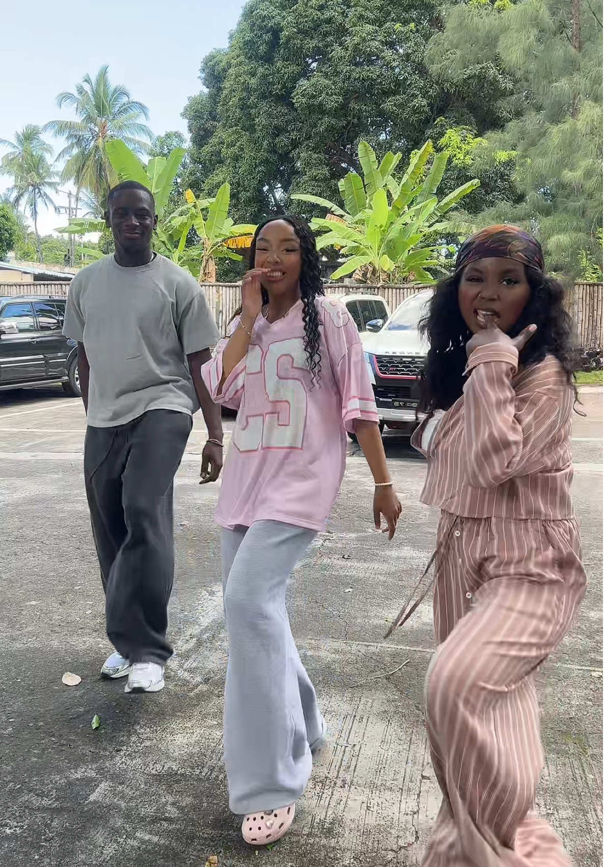 @habi @Karismatik Mood🫅🏾 aux comoooores 🇰🇲