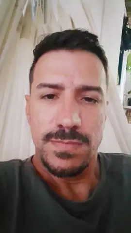 o amor é o segredo de tudo. #poesia #poeta #prhenriquevieira #emicida 