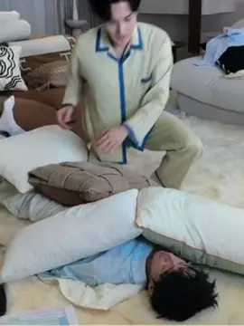 nah kan adil 🤣🤣 🌊 ke dudukin 🌲🤣🤣#lipeien #jiangli #jiangheng #lipeien #fyp 