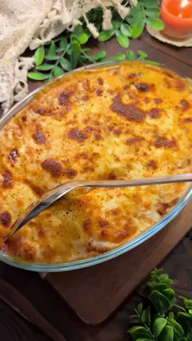 بطاطس مهروسه 🤤 : المقادير : بطاطس (مسلوقه ). 1م جبن سايل. مربع زبده . رشة ملح \فلفل اسود . ثلث كوب حليب . : زيت . بصل /ثوم. دجاج (مفروم ). بهارات (ببركا /سبع بهارات /ملح /فلفل اسود /مكعب مرق ). فلفل اخضر /جزر /معجون طماطم. 1طماطم (مخلوطه ). بقدونس. : بشميل . #وصفات_#طبخ #بطاطس #وصفات_سهله #وصفات_سريعة⁩