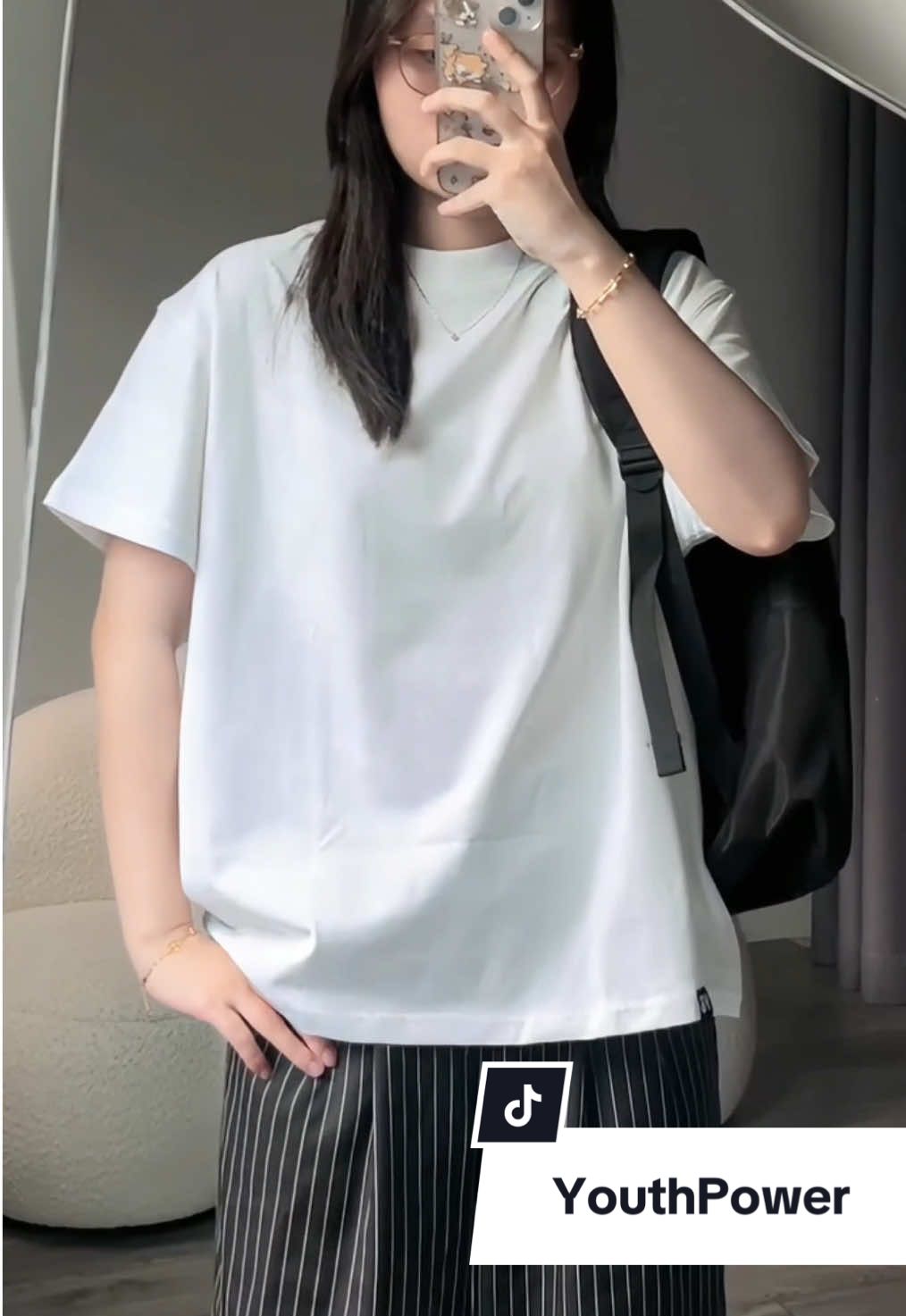 Áo trắng trơn form đẹp nha  #review #phoidoxinh #xh #aothun #outfit @YouthPower 