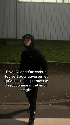 Ils délire au passage piéton lvrt 😂 #pourtoi #fyp #foryoupage❤️❤️ 