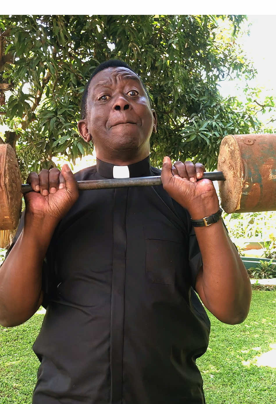 Kola quick math Ndugu 🏋️‍♂️#dancingpreist #priest #bodygaurd 