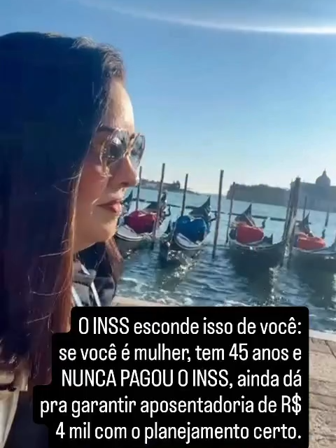 🚨 O INSS esconde isso de você… Se você é MULHER, tem 45 anos e nunca pagou o INSS, ainda assim pode garantir uma aposentadoria de até R$ 4.000 por mês, mas só se fizer o planejamento do jeito certo. Parece impossível? Eu explico: 👩‍👧 Muitas mulheres passaram a vida toda cuidando da casa, dos filhos e da família. 👩‍🍳 Outras trabalharam de forma informal, sem carteira assinada ou contribuição registrada. 🧾 E agora, acham que “não têm direito” a nada do INSS. Mas isso não é verdade. ✅ Com o planejamento certo, é possível reconstruir seu tempo de contribuição, organizar recolhimentos retroativos e iniciar uma estratégia legal para garantir uma aposentadoria digna, mesmo começando hoje. E mais: 📈 A contribuição feita da forma correta pode resultar em um benefício acima da média, muitas vezes superior a R$ 4.000 mensais. O segredo está em: 📌 Fazer os recolhimentos certos (não é qualquer contribuição que funciona) 📌 Escolher o código e valor corretos 📌 Aproveitar lacunas legais que o INSS não divulga 📌 Contar com um planejamento personalizado, orientado por especialista. 🎯 Você não precisa ter contribuído a vida inteira pra se aposentar bem. 📥 Compartilhe esse vídeo com aquela amiga, irmã ou mãe que já desistiu de ter uma aposentadoria.