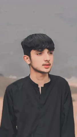 کتنا بے سکون ہو جاتا ہے انسان  جب کسی کو کھو بھی  نہیں  سکتا اور اس کو پا بھی نہیں سکتا