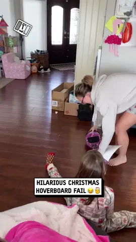 That's not how it works!! 😂🎅🤦 🎥: Derek Horn via ViralHog #UNILAD #unilad #funnyy #funny #hilarious #fail #fails #failed #falls #falling #fall #mom #hoverboard #christmas #xmas #festive