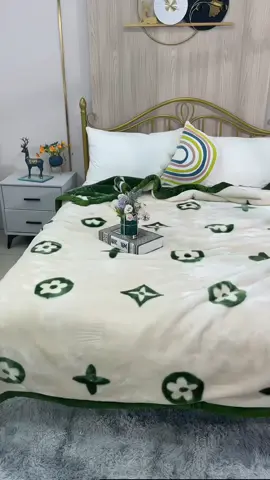 Chăn Lông Tuyết Nhung Sữa Dùng 4 Mùa Mềm Mịn Thoáng Khí Kích Thước 2m *2m3 #chanlongtuyet #chanlong #chanlongcuu #thinhhanh #chantuyetnhung 