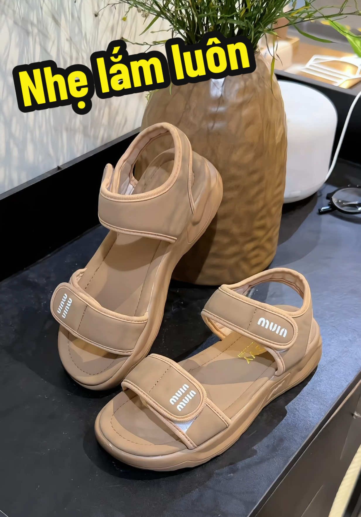 Dép sandal nhẹ êm đi ưng lắm #nhungoireview #depsandal #sandalnu #depsandalnu #sandalhocsinh 