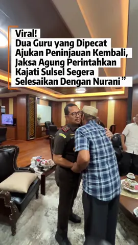 KEJATI SULSEL, MAKASSAR– Kepala Kejaksaan Tinggi Sulawesi Selatan (Kajati Sulsel), Dr. Didik Farkhan Alisyahdi, S.H., M.H., atas perintah Jaksa Agung ST Burhanuddin mengambil langkah cepat terkait kasus Pemberhentian Tidak Dengan Hormat (PTDH) dua guru ASN di Luwu Utara, Rasnal dan Abdul Muis. Kajati Sulsel menggelar pertemuan khusus di Kejati Sulsel pada Rabu (12/11/2025), yang dihadiri langsung oleh kedua guru tersebut, didampingi oleh Anggota DPRD Sulsel Andi Tenri Indah (Partai Gerindra).  Sebelumnya, Kajati Sulsel juga mengundang pihak Pemerintah Provinsi Sulawesi Selatan (Pemprov Sulsel), yakni Inspektur Provinsi Sulawesi Selatan Marwan Mansyur, serta perwakilan dari Dinas Pendidikan dan Badan Kepegawaian Daerah (BKD). Dalam pertemuan yang berlangsung hangat dan penuh empati tersebut, Dr. Didik Farkhan mengatakan Jaksa Agung meminta kasus guru Abdul Muis dan Rasnal diselesaikan dengan hati nurani. Kajati juga mendengar cerita haru kedua guru tersebut, terutama Abdul Muis yang hanya berjarak 8 bulan lagi menuju masa pensiun. Kajati Sulsel kemudian secara resmi meminta Pemprov Sulsel untuk menunda pelaksanaan Surat Keputusan Gubernur tentang PTDH kedua guru tersebut. Penundaan ini dilakukan sebagai upaya kedua guru yang bertugas di SMAN 1 Luwu Utara untuk menempuh langkah hukum terakhir guna memperoleh keadilan, kepastian dan kemanfaatan hukum. 