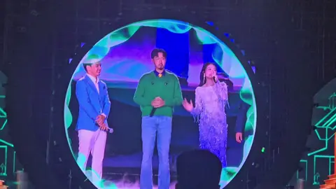 Rapper Đen vâu xúc động, rơm rớm nước mắt khi hát trên đất mỏ anh hùng #concerthalong #datmoanhhung #rapperden