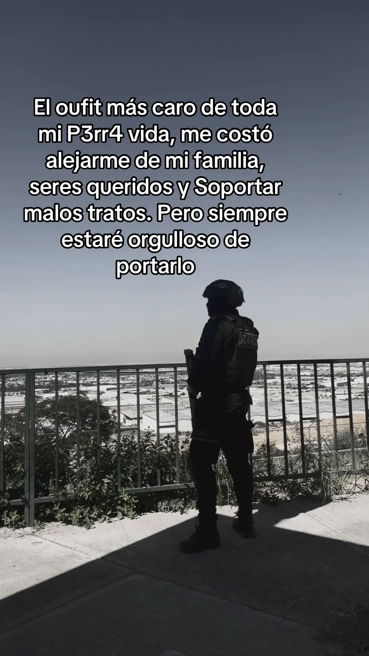 El oufit más caro de toda mi P3rr4 vida, me costó alejarme de mi familia, seres queridos y Soportar malos tratos. Pero siempre estaré orgulloso de portarlo