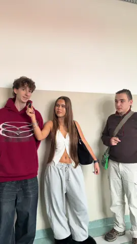 Myslicie ze dobrze odpowiedzieli?😬 @hell nahh @Oliwka #fyp #szkoła #princesstreatment #bareminimum #uczniowie 