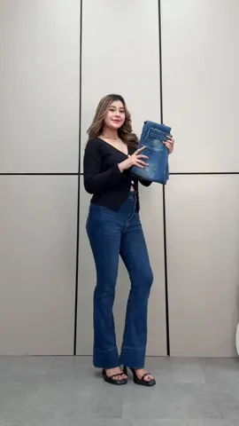 Bagus banget celana cutbray ini di pakek bisa kelihtan lebih tinggi pasti y#celanajeanscutbray #fypシ゚ 