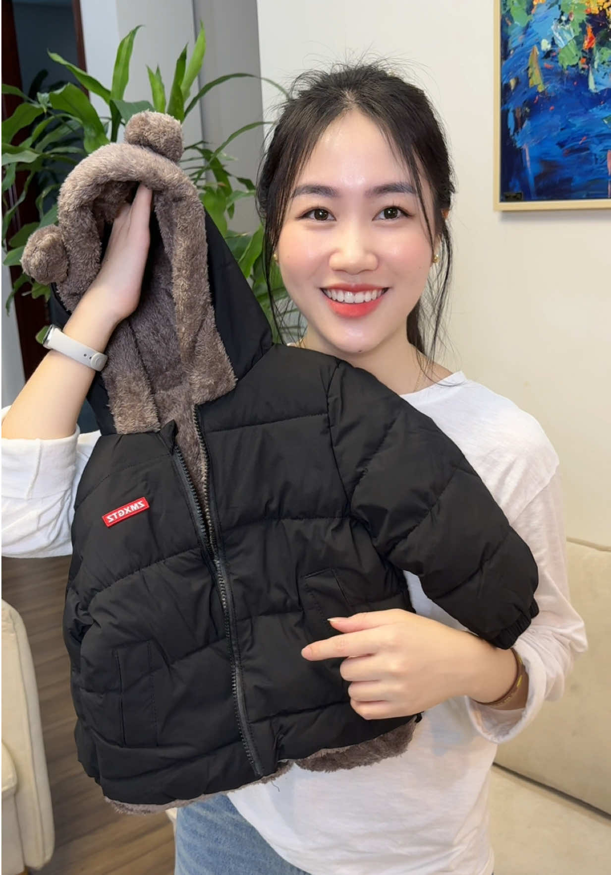 Mặc áo này vào bao xinh bao ấm lại còn thời trang các mẹ ơi #thoitrangtreem #thoitrangchobe #aokhoacchobe #aokhoaclotlong #aokhoaclotlongchobe 