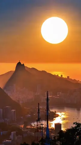 Porque as estrelas só são visíveis durante a noite ?🤔 #estrelas #céunoturno #astronomia #curiosidades #universo 