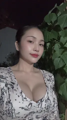 Vẫn chưa hết buồn đâu mà kệ cứ cừoi giả vờ cái nhể. 😝