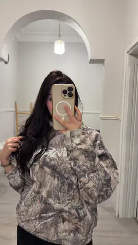 اليوم الاربعا بكره ايشششش؟؟؟😍💃🏻@CARMINE كود الخصم لايطوفكم Ghala👌🏻😍