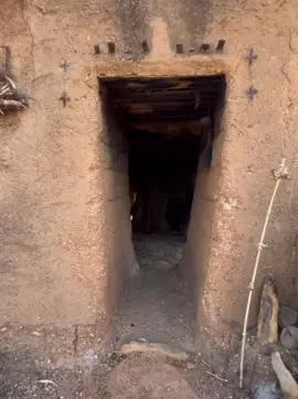 Tata Somba are the traditional houses of the Somba people in northern Benin. They are built with mud, straw, and wood, resembling small, two-story fortresses. Animals live and grain is stored on the lower level; the family sleeps and finds refuge from the heat on the upper level. Each tata belongs to an extended family and reflects their unity, spirituality, and self-sufficient way of life connected to the land. #inspirationofafrica#tribelife#Lifestyle#nature#village