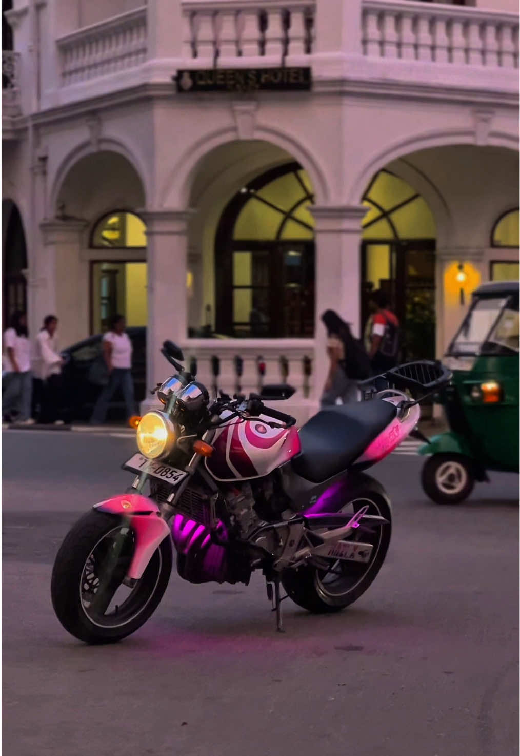 පිස්සුවක් නේහ්😩🩷🇯🇵 #ha_zi_💙🐝 #zara_🇯🇵🐝💜 #2M #hornet250 #kandy 