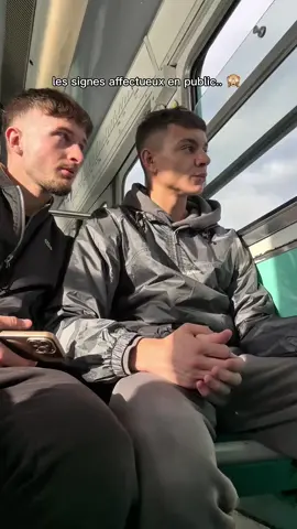 on est d’accord c’est trop mignon😋  #paris #public #metro 