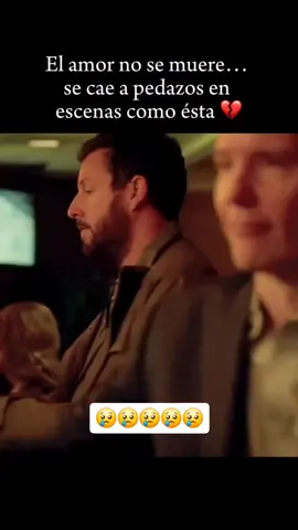 solo sientes como se te cae el corazón a pedazos 😢