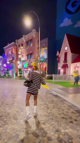 Cynthia Erivo já se encontra em Singapura para a reta final da Premieré de “Wicked: For Good”.  Cynthia decidiu aproveitar sua estadia e ir a Universal Studios Singapura. 🥹🎠 #cynthiaerivo #wicked #universalstudios #foryou #fyp 