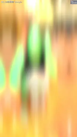 Dia Datang Untuk Cosplay Hulk!!