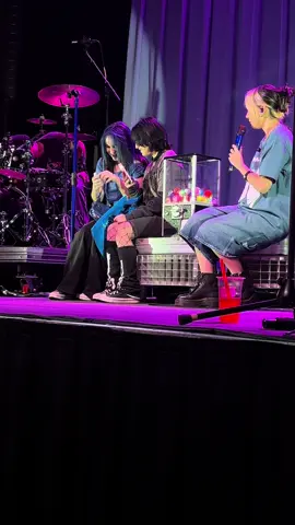 TOXIC!!!! Best cover ever she needs to release this I swear. @hannahbahng @BLUES CLUB 💙🤫 #hannahbahng #missunderstood 