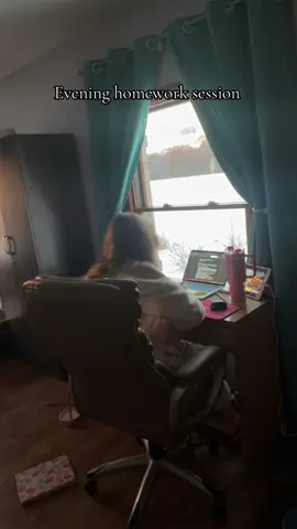 Work on homework with me 💻 #studytok #college #study #studymotivation #academicweapon 