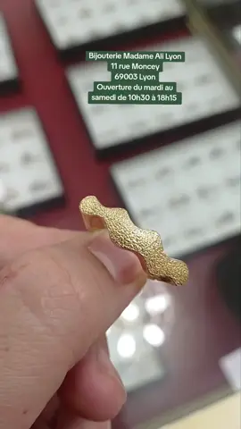 💎🛠💍 Demandez Madame Ali, la reine des bijoux porte-pièces  💎🛠💍 Bijouterie Madame Ali Lyon 11 rue Moncey 69003 Lyon 💎⚒💍 Ouverture du mardi au samedi de 10h30 à 18h15 💎⚒💍 #bijoux #lyon #bijouterie 