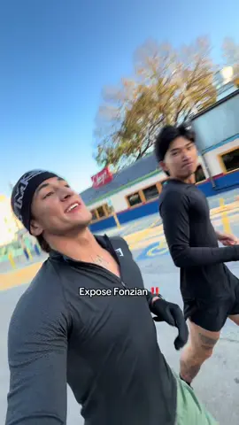 grown man mind you #fonzianisfake 