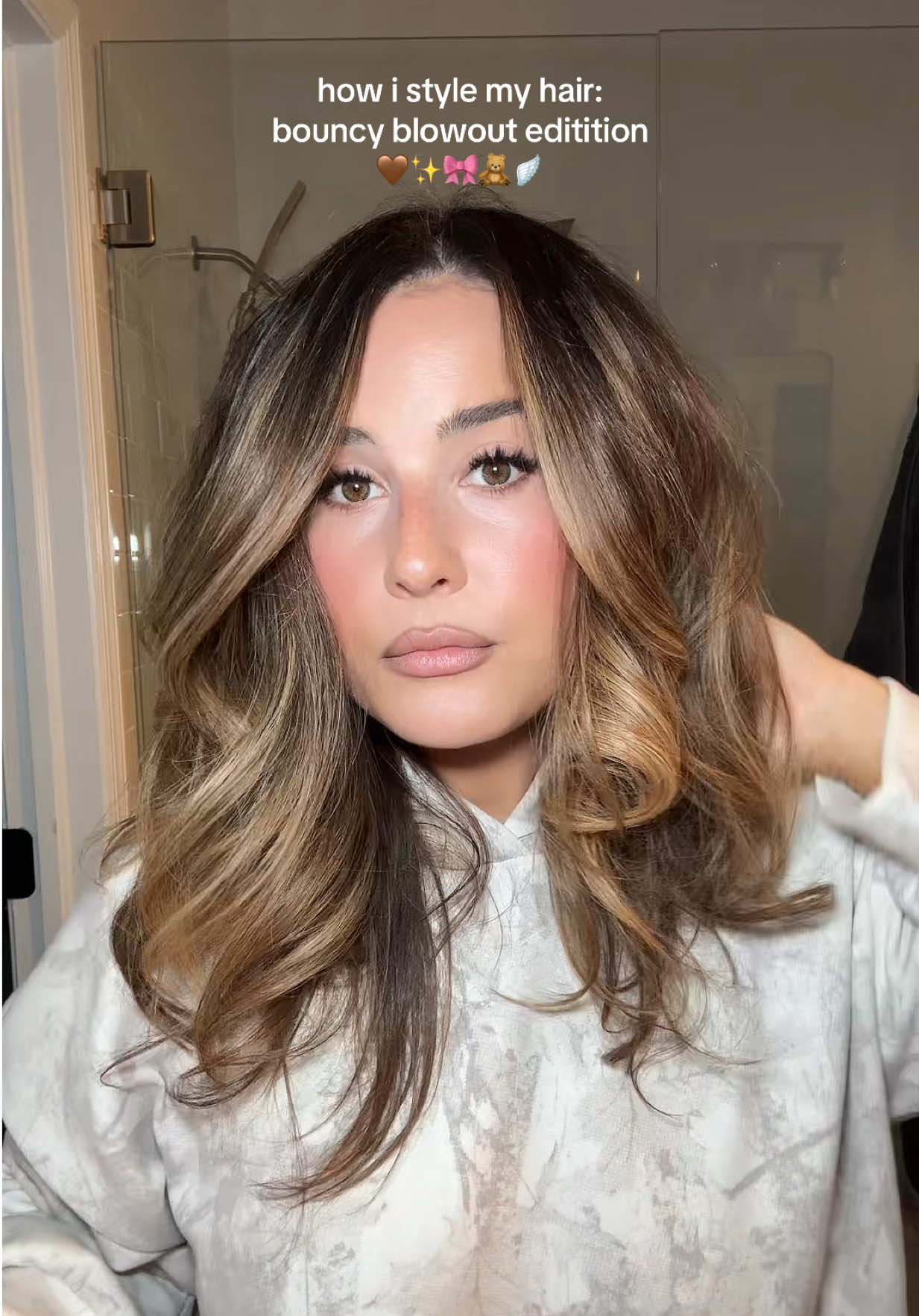 me attempting to get the biggest hair possible 🙏🏼 #hairtutorial #bouncyblowout #blowout #hair 