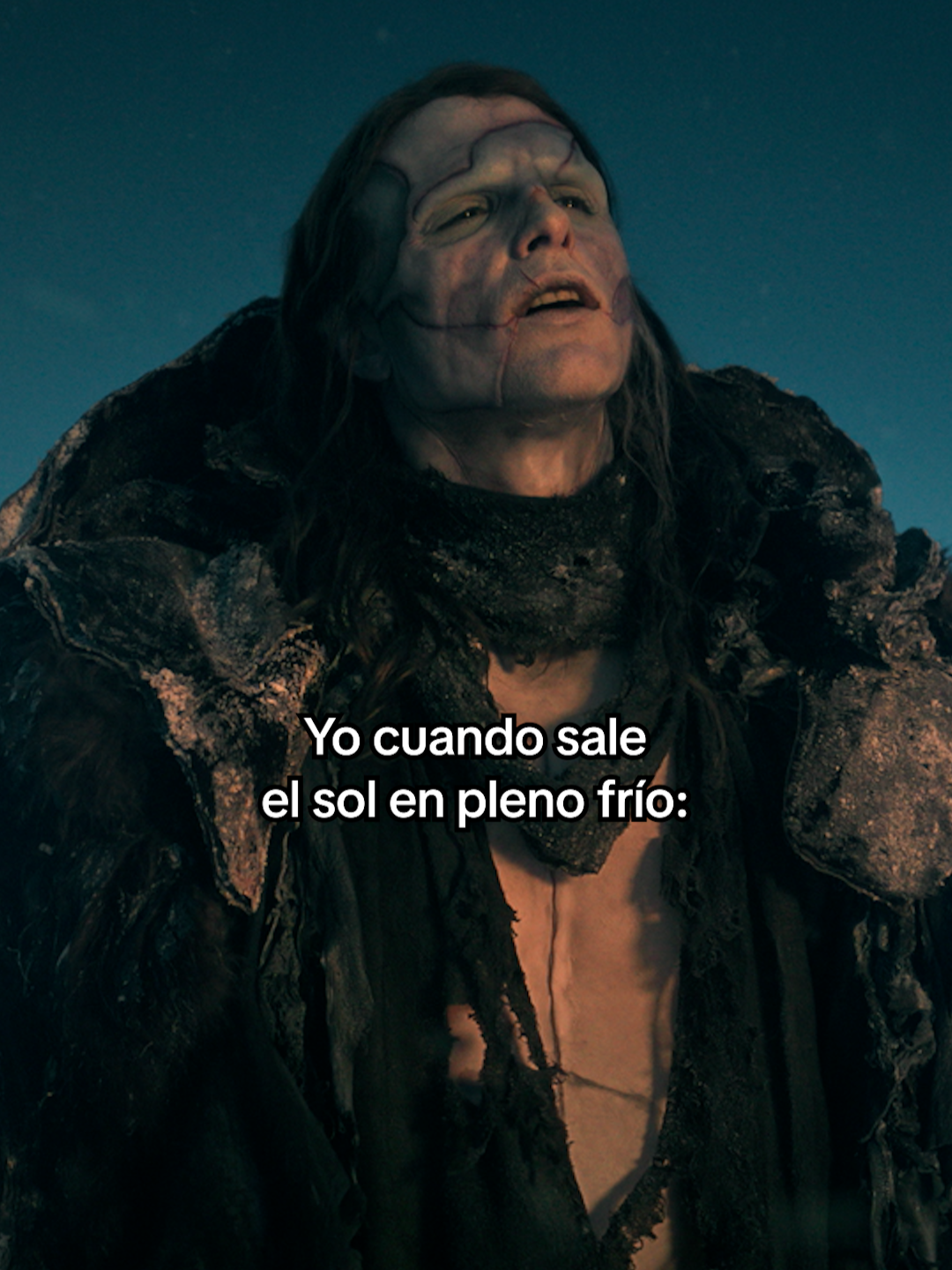 Con este frío ya toca chaquetón 🥶 #Frankenstein #Humor #Frio #Clima #Chaqueton #Sol #JacobElordi #Netflix #fyp