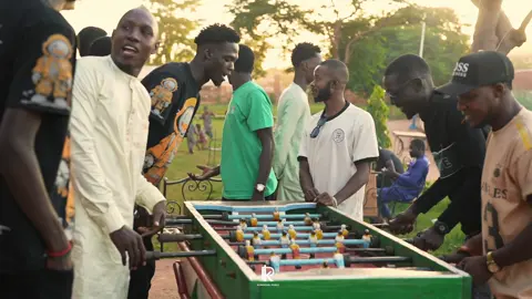 « Chaque instant devient une scène, chaque regard une émotion — avec Komoguel Pixels derrière la caméra. »