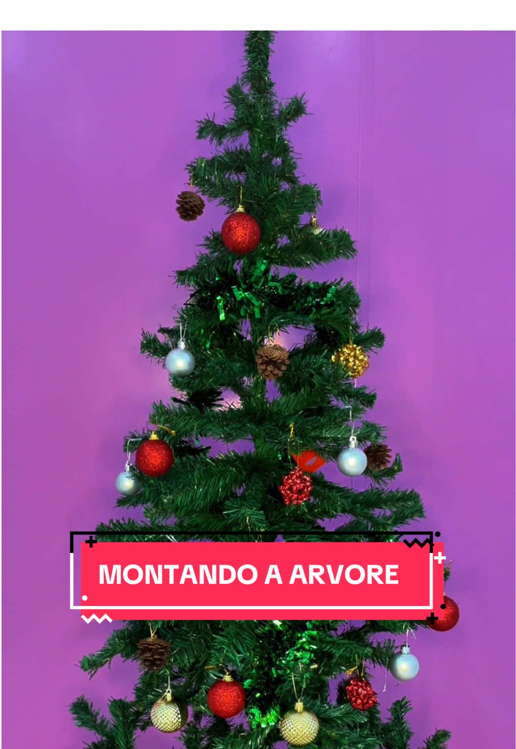 Quem dera se montar uma árvore de Natal fosse rápido assim 🎄 #decoration #natal #arvores #decoracao 