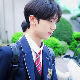 Han Yujin hwaiting!!!! 🍀🫰🏻 Tựa ngày hôm qua, tựa như ngày em mới là cậu bé chập chững vào cấp ba mới là ngày hôm qua. Mình yêu Han Yujin trên sân khấu toả sáng lấp lánh, một thiếu niên nhiệt huyết bùng nổ chơi đùa với từng điệu nhạc. Càng yêu hơn dáng vẻ nỗ lực theo đuổi mọi đam mê của em, đây là iai đoạn quan trọng của em dĩ nhiên cũng sẽ thành giai đoạn quan trọng của chúng ta. Để chuẩn bị cho nó em đã vất vả cực nhọc cố gắng vô cùng, xen kẽ giữa việc học và lịch trình tour bận rộn thế mà e vẫn sắp xếp được, quả là thần tượng phi thường của chúng mình. Hãy cùng động viên, cổ vũ e có một kỳ thi CSAT thuận lợi và may mắn nhé ạ 🍀🍀🍀✨✨✨✨May Mắn x vạn lầnnnnn, may mắn như con số 7 trong năm sinh của em cũng như con số đại diện cho cp của em nựaaaaaa 🫰🏻🫰🏻🫰🏻🫰🏻🫰🏻🫰🏻Han Yujin good luck 🫶🏼🫶🏼🫶🏼🫶🏼🫶🏼🫶🏼🫶🏼#hanyujin #한유진#韓維辰 #luckyz #행운즈  