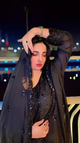 Ufffff Kuch ni hu skta es larki ka🙈😂#fyp #foryoupage #me #viralvideo 