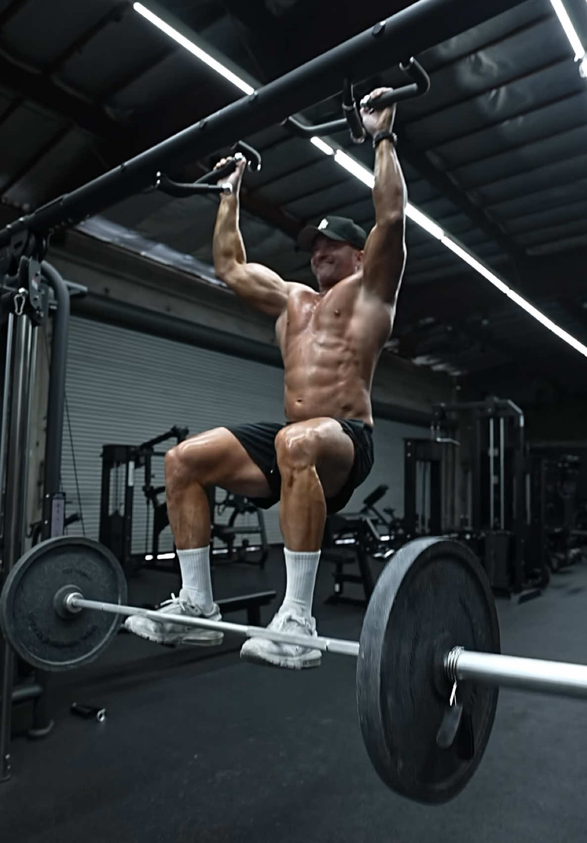 When you don’t feel like doing crunches, try this barbell core workout.  #core #workout #abs #bodybuilding 