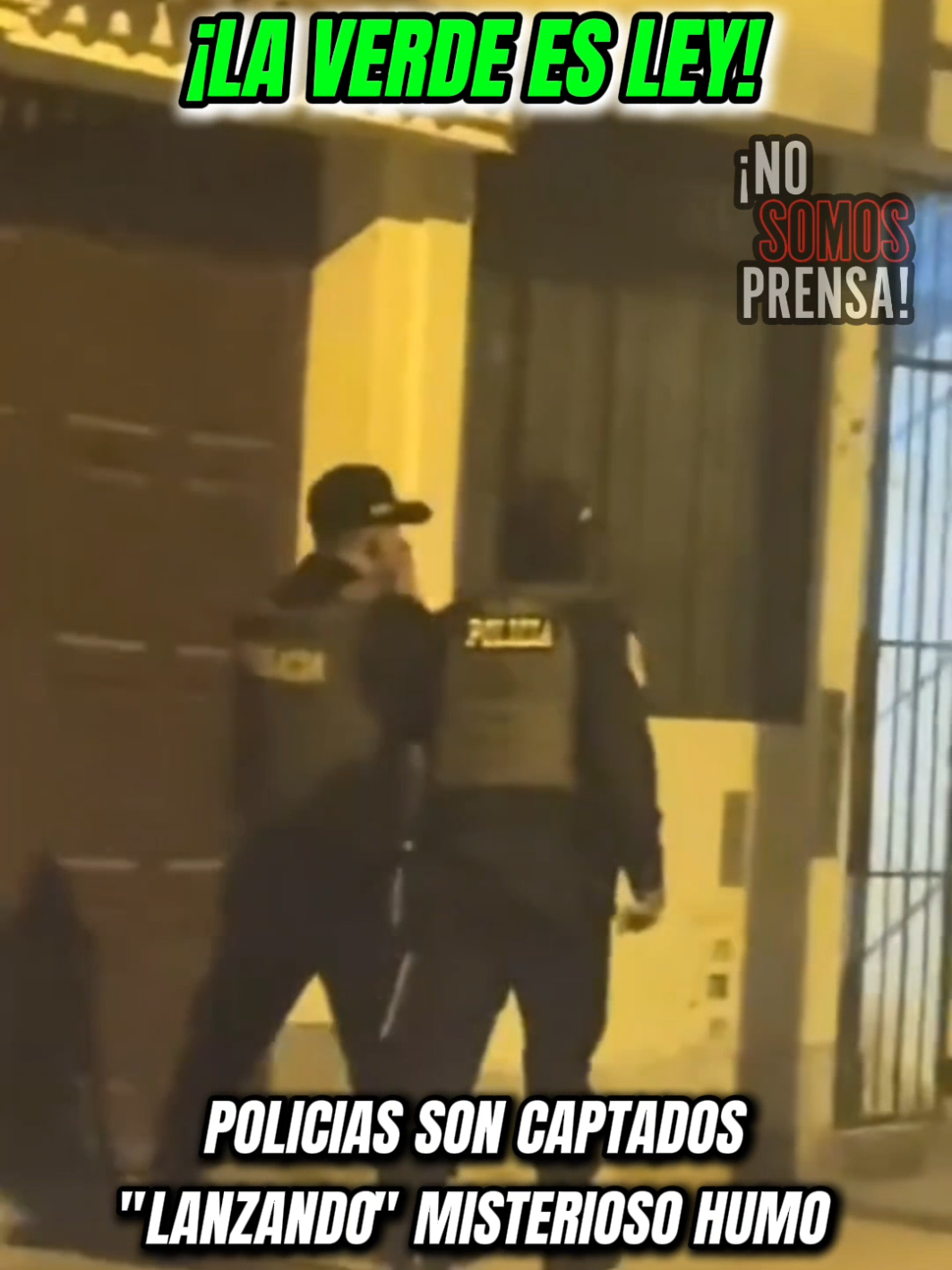 ¡LA VERDE ES LEY! 🚨POLICIAS SON CAPTADOS 