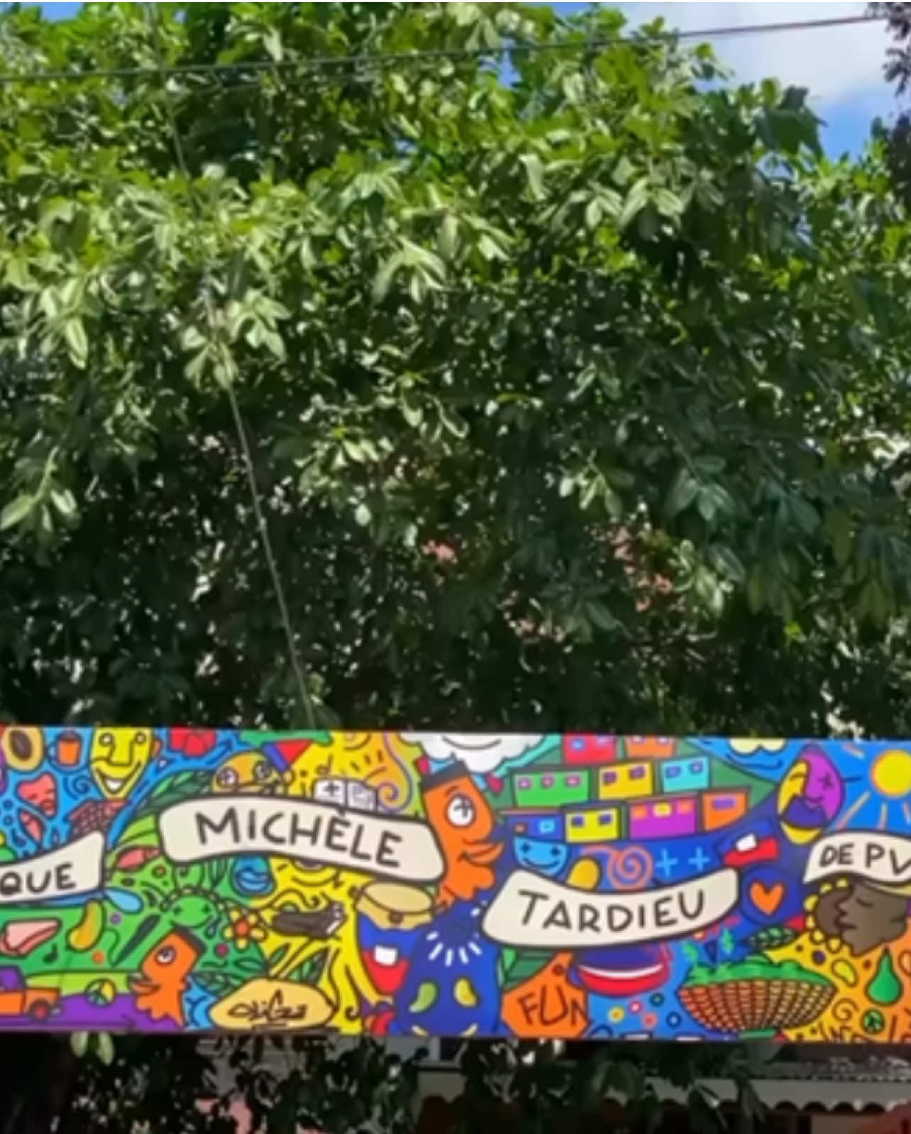 En amont de la 31ème édition de Livres en folie, 5 conférences auront lieu à la Bibliothèque Michèle Tardieu. 5 Conférences, autour de sujets variés, pour débuter les rencontres avec les auteurs, pour aborder aussi des sujets comme la lecture, les droits d’auteur et leur importance dans la vie des créateurs.