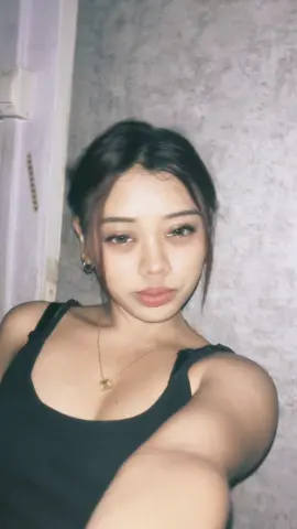 i look so shag istg intern is killing me. and i miss my bf