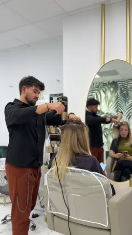 🙈🤣 #Salon #TheLashLounge #hahaha😂😂😂 #fyp #foryou @Balea Sebastian 