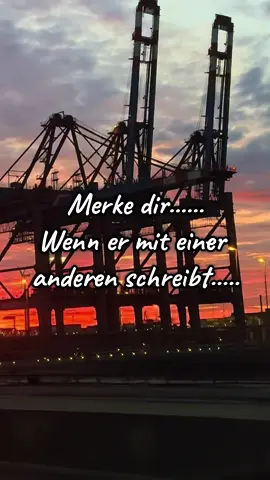 Ich bin nicht ersetzbar, Punkt!!! Eine Queen jagt niemanden. Sie zieht an, was zu ihr gehört. #gefühle 