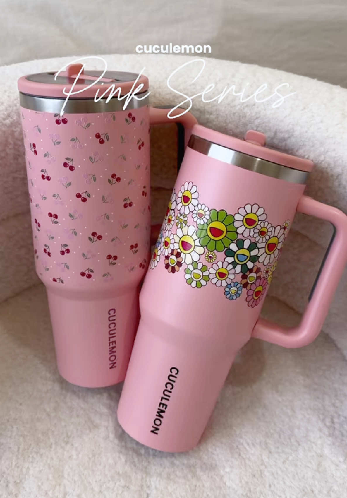 cuculemon baru launch tumbler yang kapasitasnya lumayan besar nih 1200ml💕 motifnya cantik dan printnya juga timbul ga mudah kelopek🫶🏻 #tumbler #tumblr #botolminum #tumblersoftiktok #cuculemon 