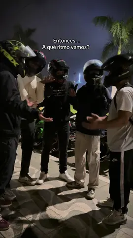 A qué ridmo vamos 🤣#paratii #bikers #pasion #motos 