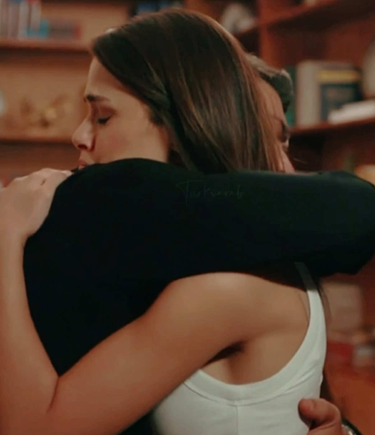 بسببك قادر اكمل❤️#مسلسلات_تركية #جيهان_عليا #المدينه_البعيده #اكسبلور #uzaksehir 