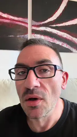 #Comunicacionnovernal #lenguajecorporal #persuasion #gesto 