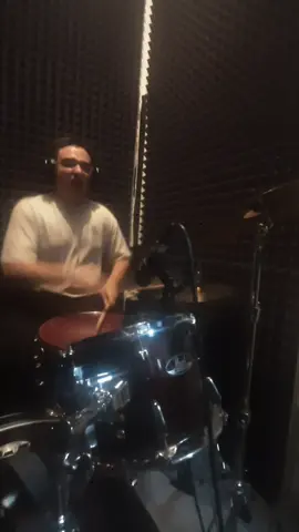 #glamg#gonefludd @GLAMGOSQUAD! @GONEFLUDD Саня, бери в меня барабанщики🙃. делать полную студийную запись ?