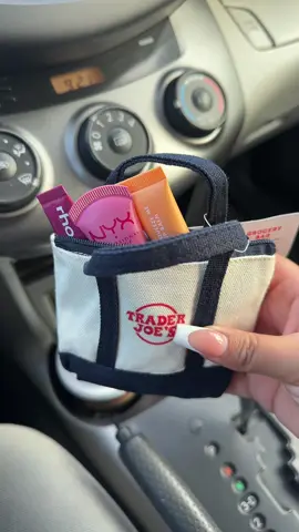 Cute little traderjoes canvas tote for my lippies #traderjoe #trending #lipstick #fyppppppppppppppppppppppp #foryoupage   @Trader Joe's @rhode skin @NYX Professional Makeup @e.l.f. Cosmetics UK @NYX Cosmetics MX @Hailey Bieber  I need to stop this madness lol